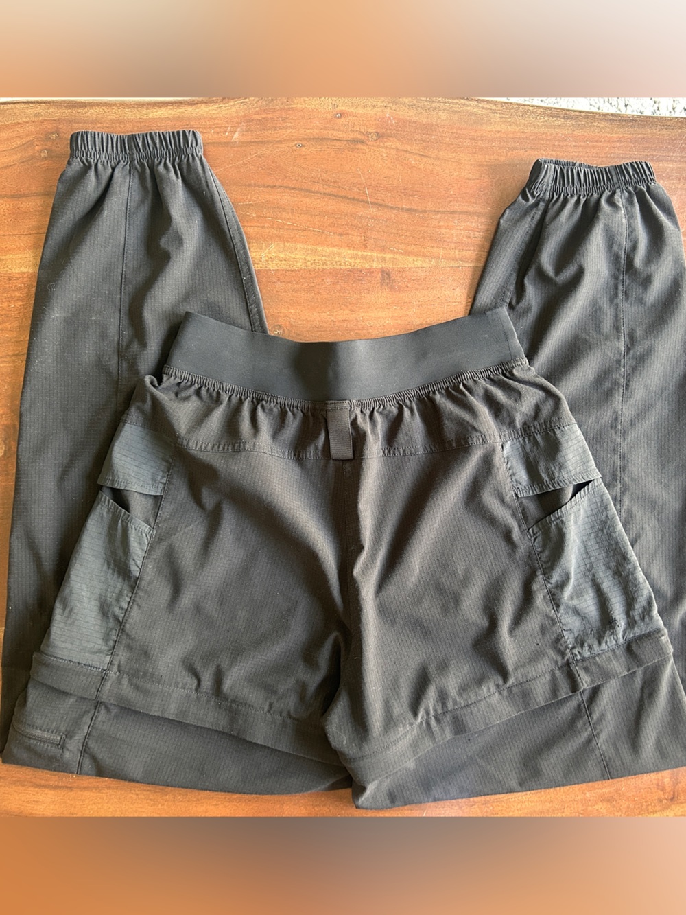 Lululemon Convertible High-Rise Hiking Jogger *WovenAir • Black • Size 4 - Picture 13 of 14